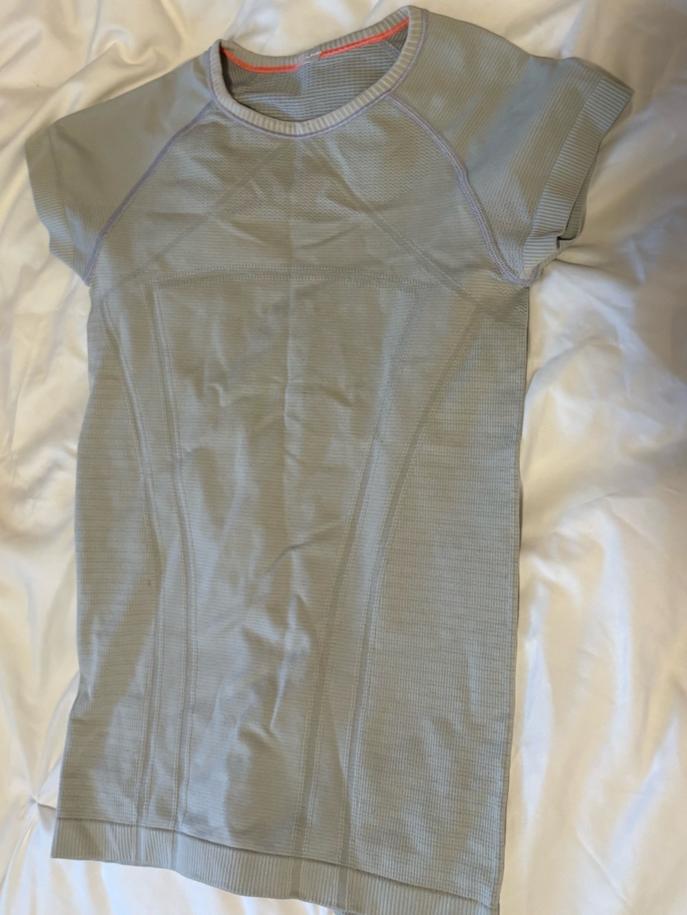 Ivivva Girls Grey Seamless Short Sleeve Active Tee with Coral Trim